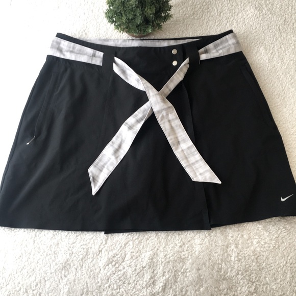 Nike Pants - Nike Golf Women’s Dri-fit shorts